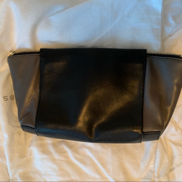 Marc by Marc Jacobs Burg Boxer Clutch - Picture 4 of 6
